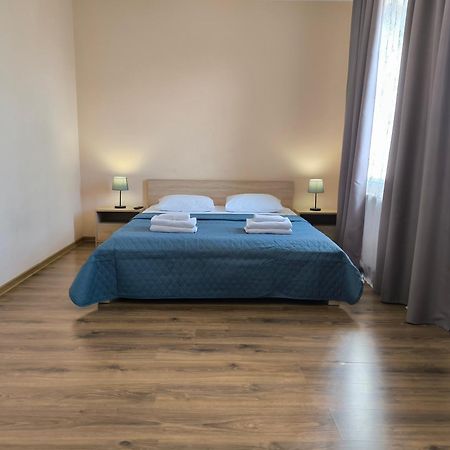 Apartments Domovik Parkaniya, 2A موكاشيفه المظهر الخارجي الصورة