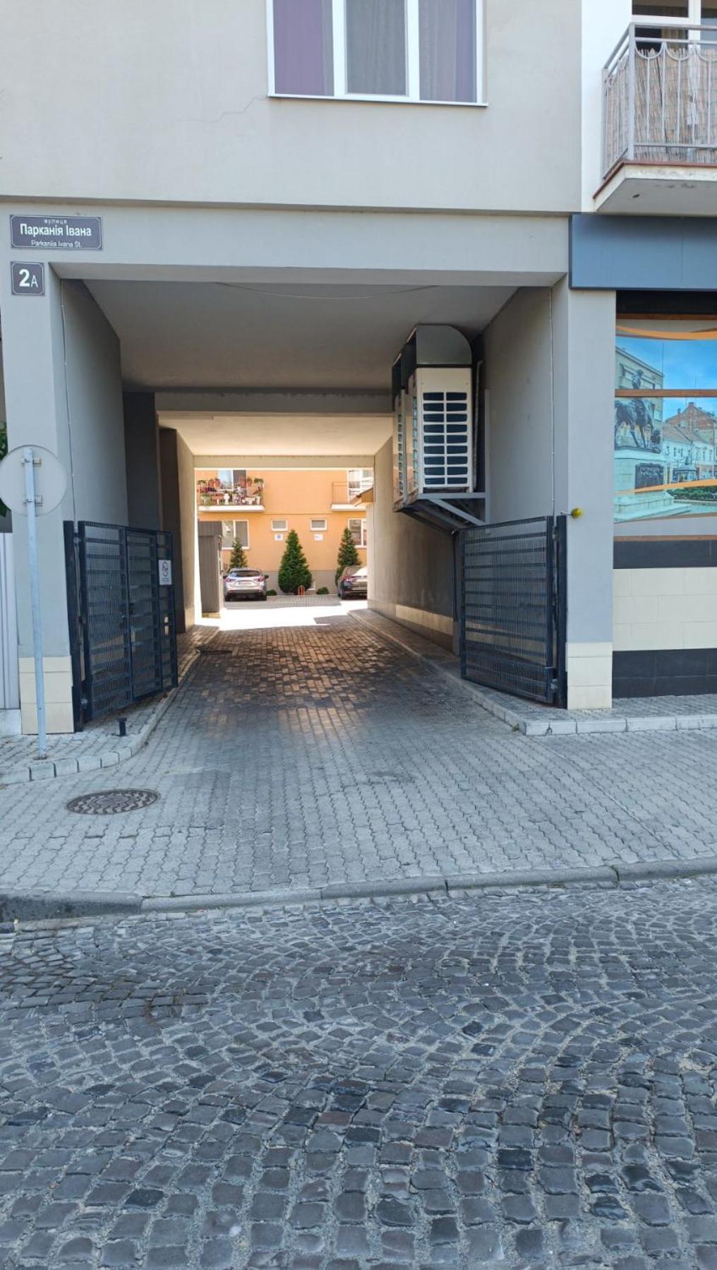Apartments Domovik Parkaniya, 2A موكاشيفه المظهر الخارجي الصورة