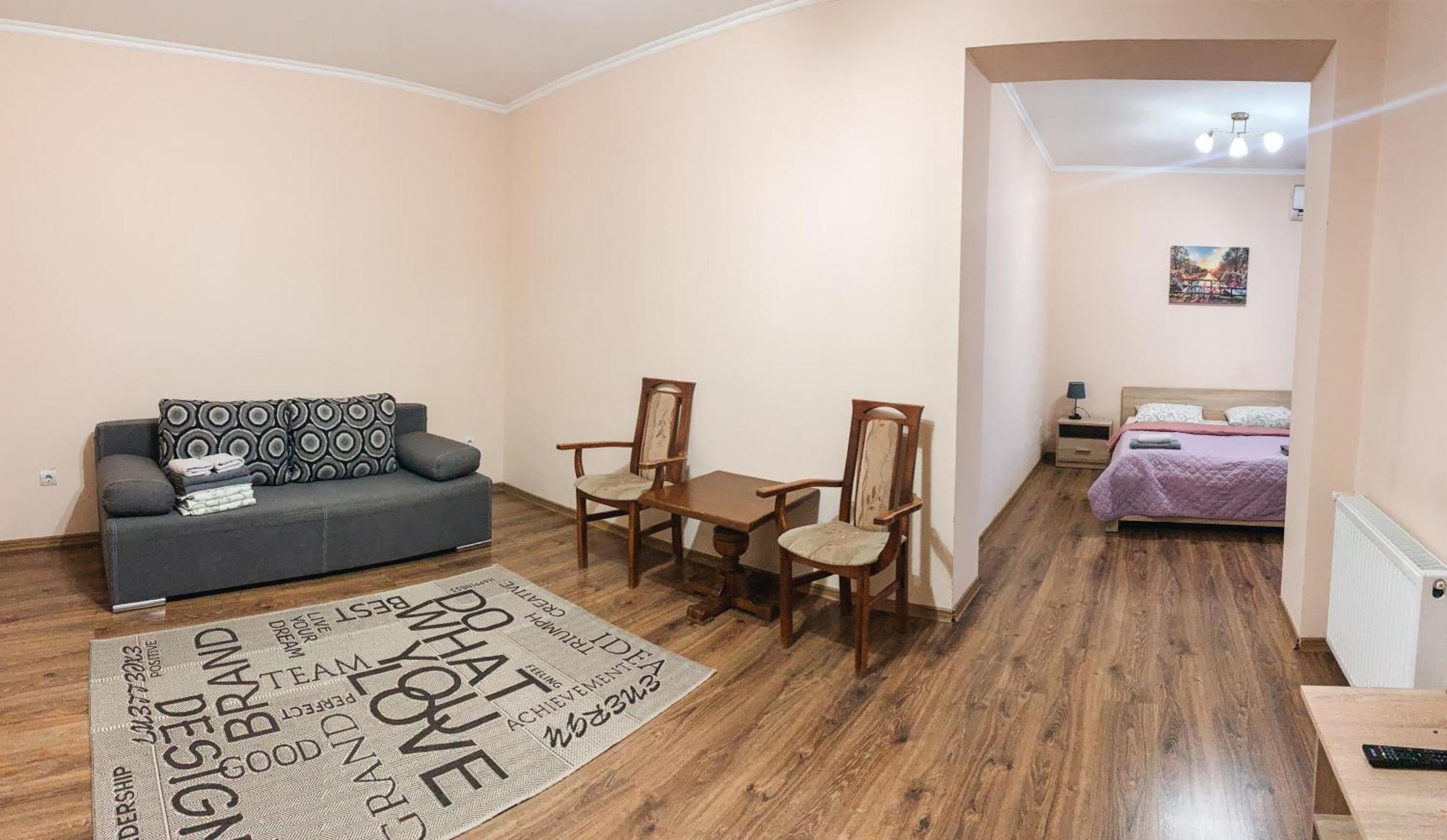 Apartments Domovik Parkaniya, 2A موكاشيفه المظهر الخارجي الصورة