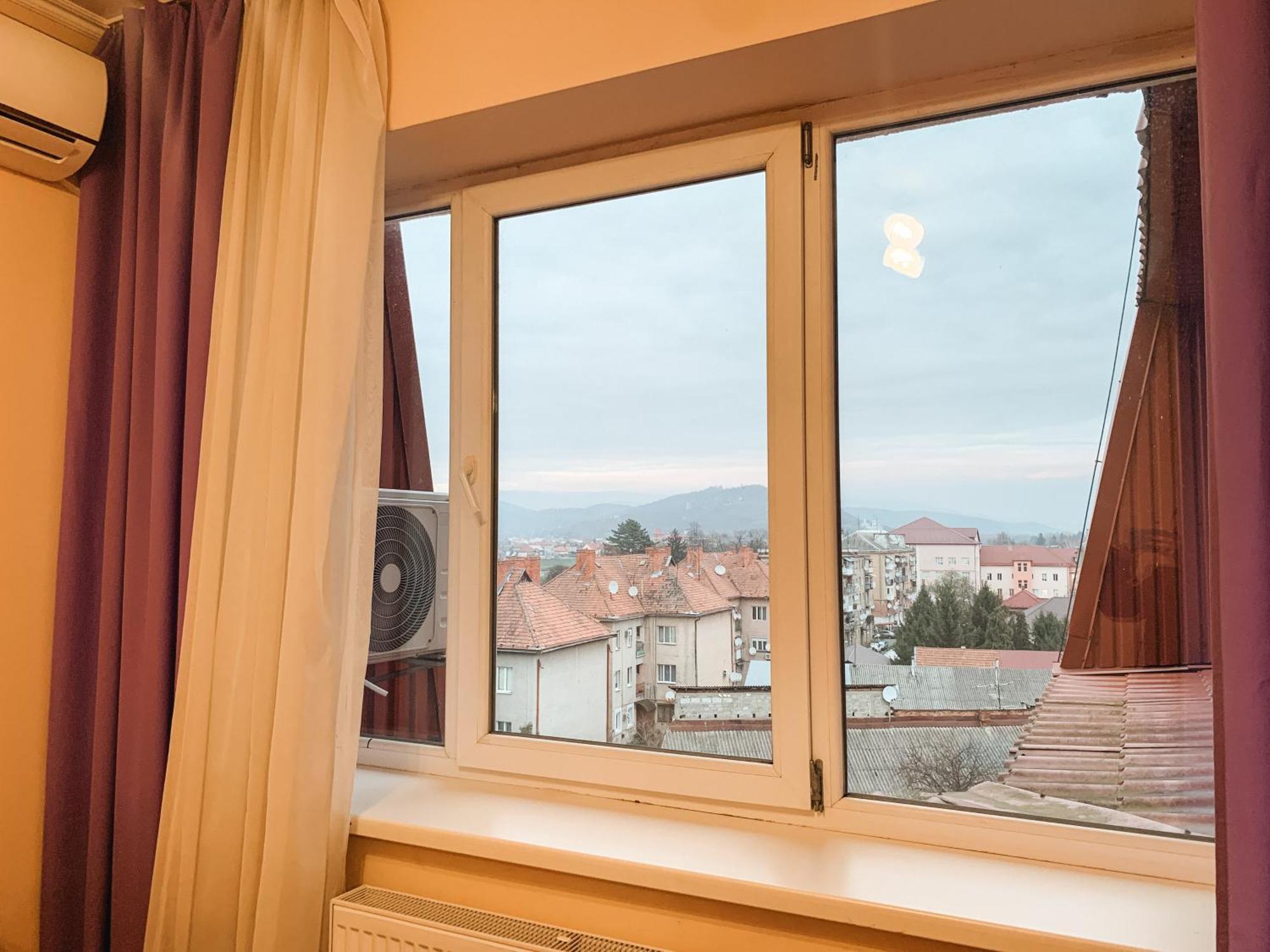 Apartments Domovik Parkaniya, 2A موكاشيفه المظهر الخارجي الصورة