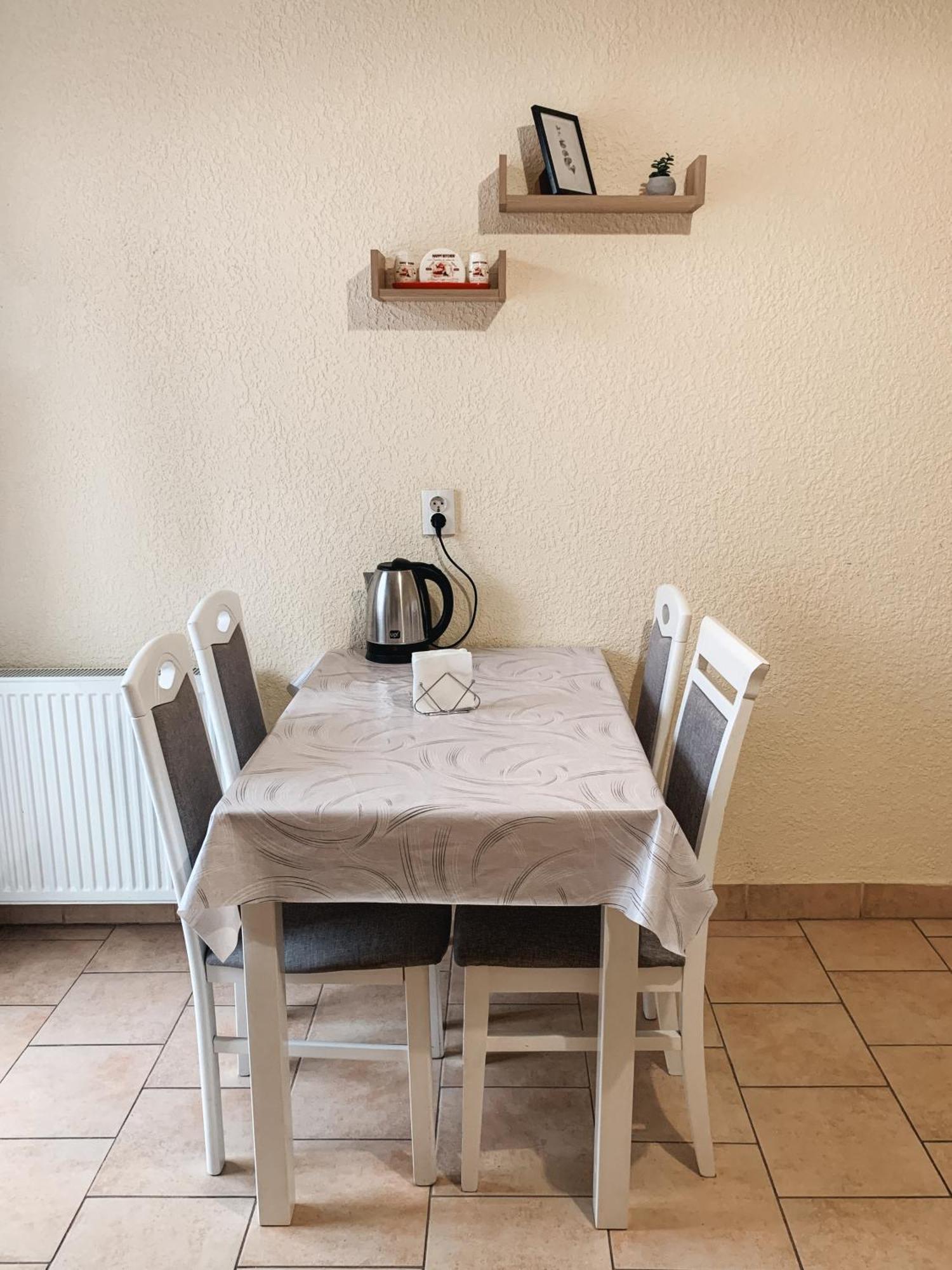 Apartments Domovik Parkaniya, 2A موكاشيفه المظهر الخارجي الصورة